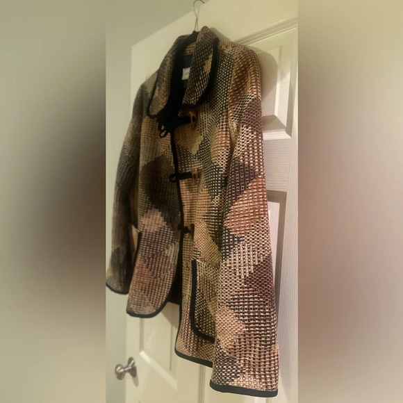 Vintage HOWARD WOLF Woven Tapestry Jacket Tan Brown
Horn Buttons NWOT. Size 12.‎ - Picture 5 of 11